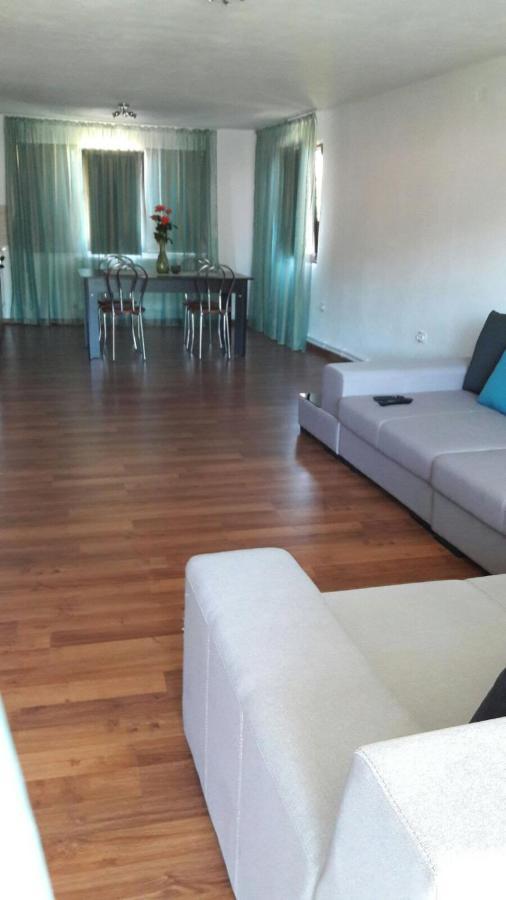 Casa Elena Eselnita Ξενοδοχείο Εξωτερικό φωτογραφία