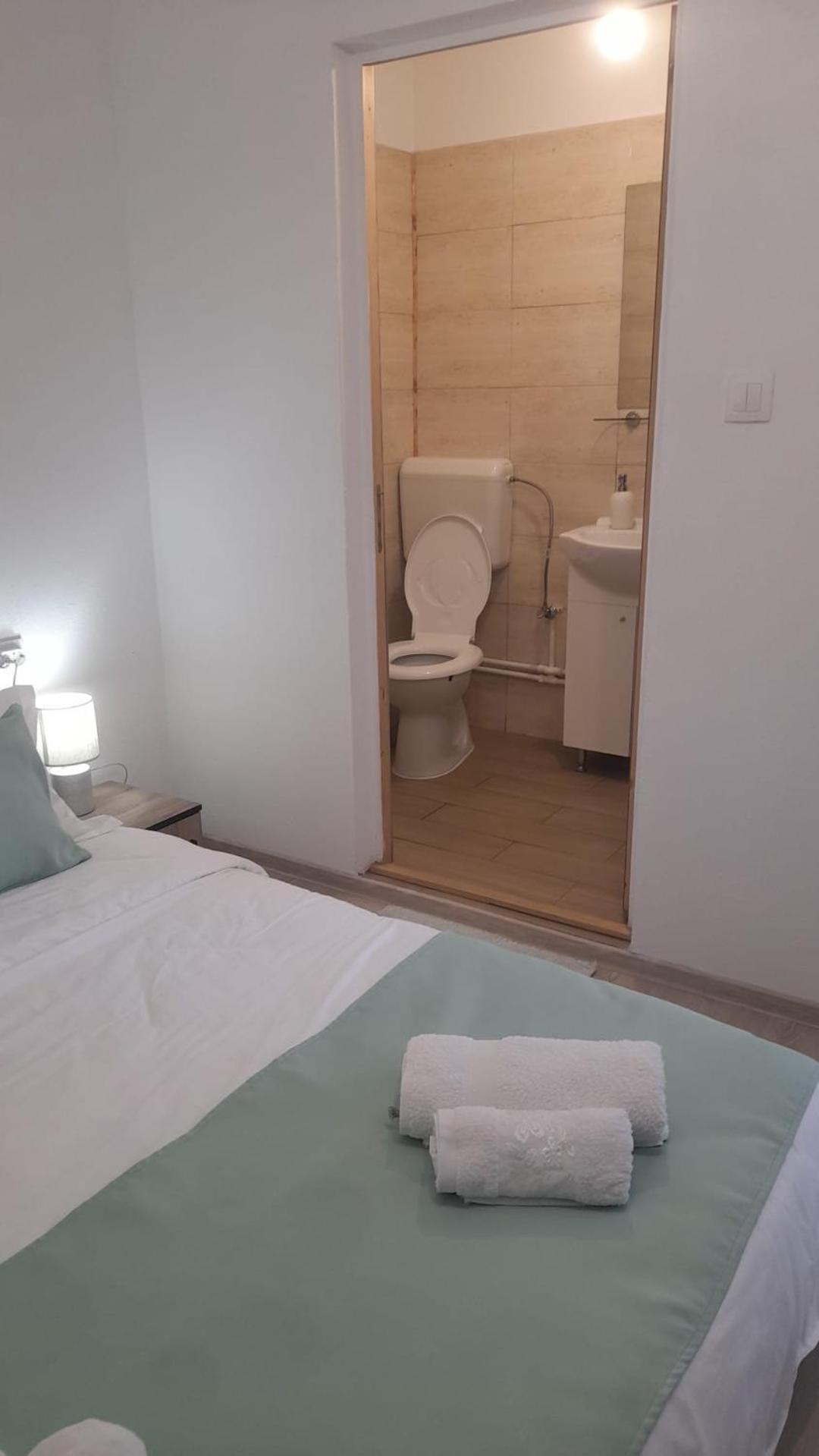 Casa Elena Eselnita Ξενοδοχείο Εξωτερικό φωτογραφία